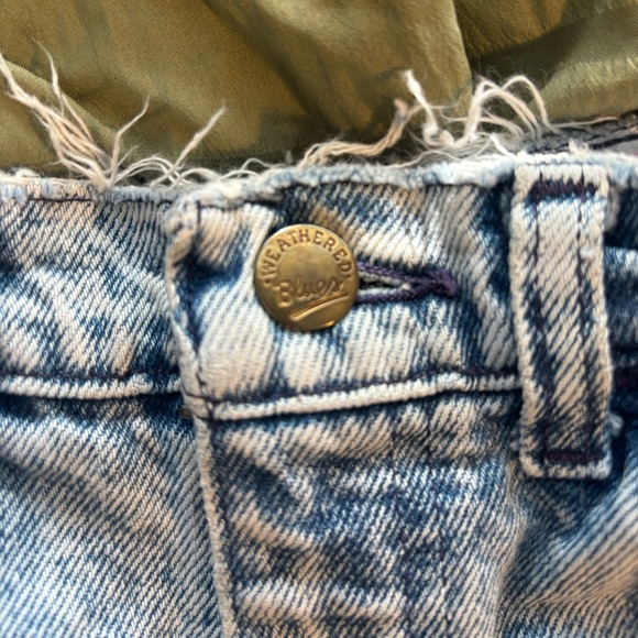 Weathered Blues, Vintage 80’s Acid Wash Shorts! - Picture 4 of 4